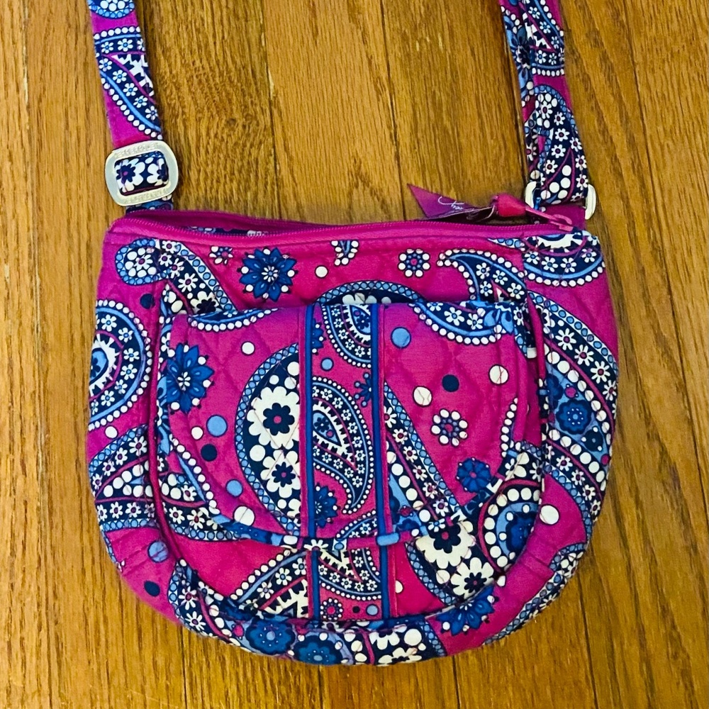 NWT Vera Bradley “Lizzy” pocketbook in boysenberry
